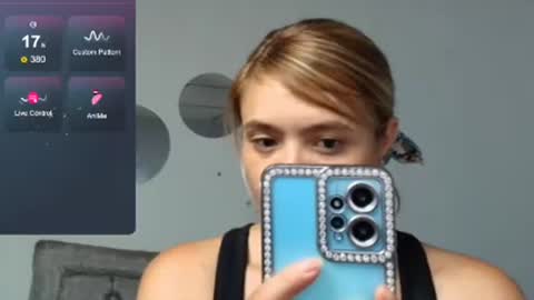 Snapshot of chris_sharon2023 chatting on February 16, 2025, 1:14 am Yarixa online show from February 16, 2025, 1:14 am