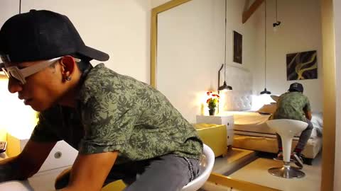 Snapshot of chris_weell chatting on December 8, 2024, 3:00 am Chris Weell online show from December 8, 2024, 3:00 am