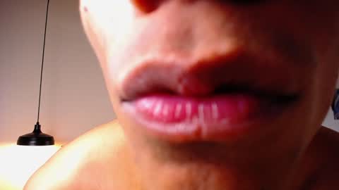 Snapshot of chris_weell chatting on December 18, 2024, 2:42 am Chris Weell online show from December 18, 2024, 2:42 am