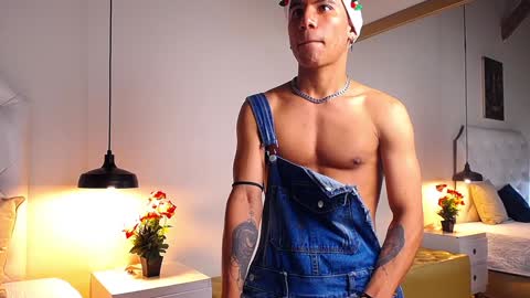 Snapshot of chris_weell chatting on December 20, 2024, 8:55 pm Chris Weell online show from December 20, 2024, 8:55 pm