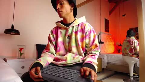 Snapshot of chris_weell chatting on January 4, 2025, 11:59 pm Chris Weell online show from January 4, 2025, 11:59 pm