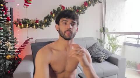 Snapshot of chrisandrew_ chatting on December 9, 2024, 3:22 pm Im Chirs IM MODEL INDEPENDT online show from December 9, 2024, 3:22 pm