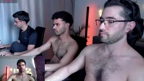 Snapshot of chrisandrew_ chatting on February 21, 2025, 9:32 pm Im Chirs IM MODEL INDEPENDT online show from February 21, 2025, 9:32 pm