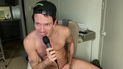 Content creator  artist online show from January 2, 2025, 10:48 am