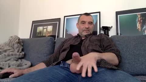 chrispanam13 online show from April 17, 2026, 10:51 am