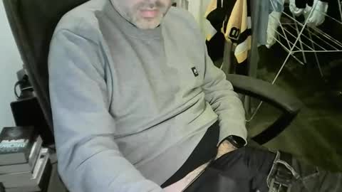 chrisprngr online show from January 11, 2026, 8:47 pm