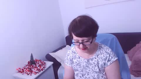 Snapshot of christarose chatting on December 29, 2024, 2:49 am Christa online show from December 29, 2024, 2:49 am