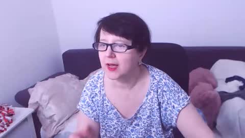 Snapshot of christarose chatting on January 1, 2025, 7:21 pm Christa online show from January 1, 2025, 7:21 pm