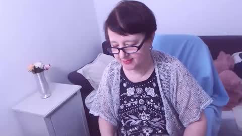 Snapshot of christarose chatting on January 11, 2025, 1:27 am Christa online show from January 11, 2025, 1:27 am