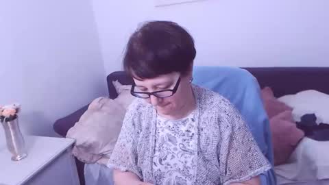 Snapshot of christarose chatting on January 19, 2025, 5:39 pm Christa online show from January 19, 2025, 5:39 pm