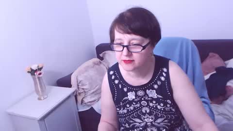 Snapshot of christarose chatting on February 3, 2025, 12:15 am Christa online show from February 3, 2025, 12:15 am