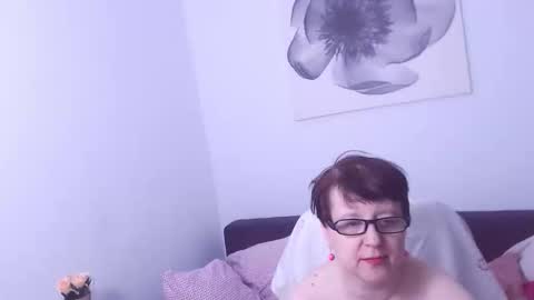 Snapshot of christarose chatting on September 19, 2025, 6:41 pm Christa online show from September 19, 2025, 6:41 pm