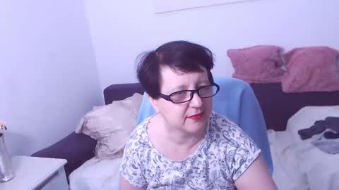 Snapshot of christarose chatting on October 5, 2025, 12:53 am Christa online show from October 5, 2025, 12:53 am