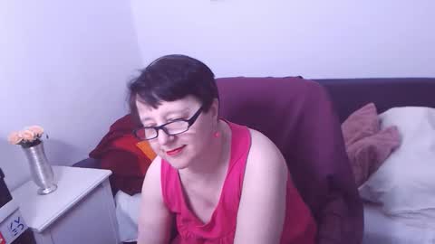 Snapshot of christarose chatting on October 15, 2025, 12:44 am Christa online show from October 15, 2025, 12:44 am