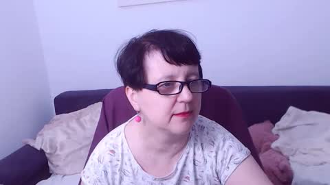 Snapshot of christarose chatting on October 20, 2025, 2:45 am Christa online show from October 20, 2025, 2:45 am