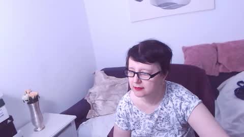 Christa online show from November 24, 2025, 2:00 am