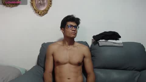 ---Chistian--- online show from November 4, 2025, 12:48 pm