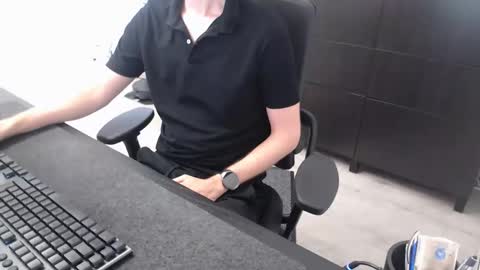 Snapshot of christianblck chatting on October 27, 2025, 9:02 am christianblck online show from October 27, 2025, 9:02 am