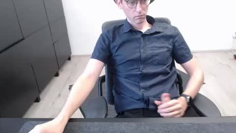 Snapshot of christianblck chatting on November 10, 2025, 10:14 am christianblck online show from November 10, 2025, 10:14 am