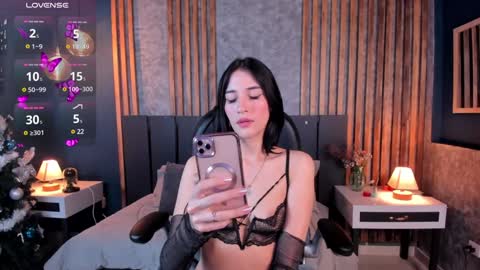Snapshot of christina_johns chatting on December 5, 2024, 2:11 pm Hi Im Christina. . Dont forget to follow me to have me close to you online show from December 5, 2024, 2:11 pm