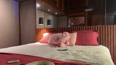 Christina Sage online show from September 25, 2025, 4:38 am