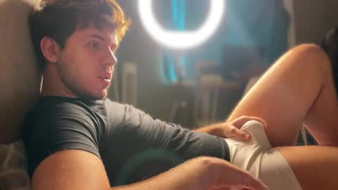 Snapshot of christophertan chatting on October 31, 2025, 6:47 am Christopher online show from October 31, 2025, 6:47 am