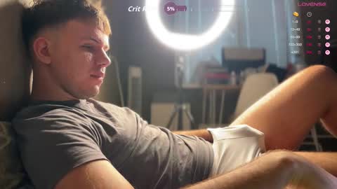 Christopher online show from December 5, 2025, 9:40 am