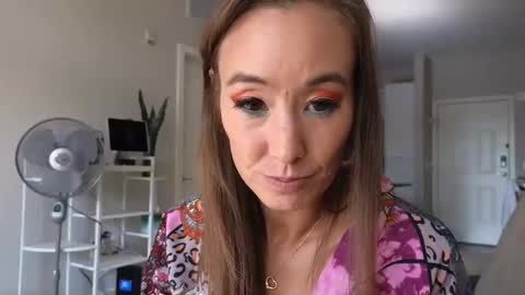 Snapshot of christy_love chatting on December 4, 2024, 8:18 pm Christy Love online show from December 4, 2024, 8:18 pm