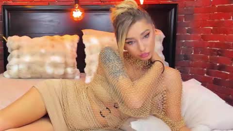 christyna_ross online show from December 13, 2025, 8:36 pm