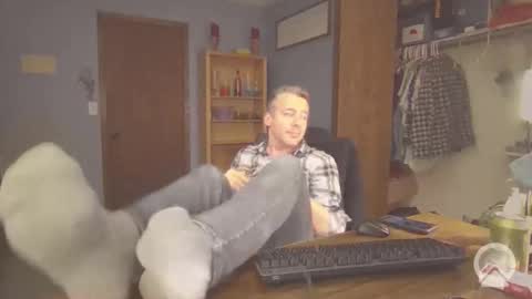 chrisw8121 online show from April 7, 2026, 4:13 am