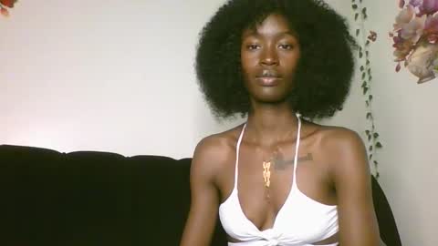 Snapshot of chroe22 chatting on February 18, 2026, 9:33 pm chroe22 online show from February 18, 2026, 9:33 pm