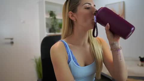 chronic  love online show from January 15, 2025, 2:24 pm