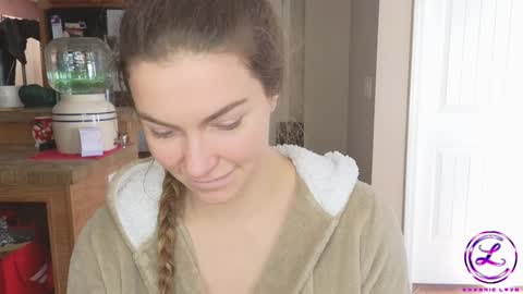 Snapshot of chroniclove chatting on December 6, 2024, 5:11 pm Marley online show from December 6, 2024, 5:11 pm