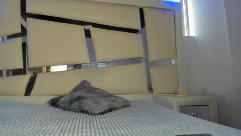 instagram chrystaljade.1 online show from March 19, 2026, 1:15 pm