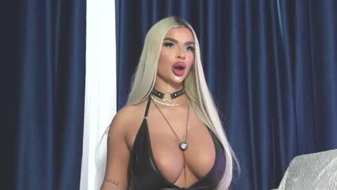 Snapshot of chrystalcade chatting on May 9, 2026, 3:28 pm Chrystal online show from May 9, 2026, 3:28 pm