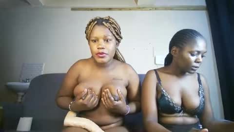 Snapshot of chubby_flora chatting on June 1, 2026, 4:52 pm Flora online show from June 1, 2026, 4:52 pm