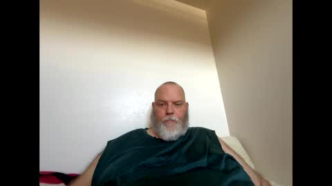 chubbyluvr42 online show from September 10, 2025, 4:40 pm