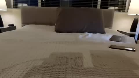 AstorYvr online show from July 22, 2026, 5:10 am