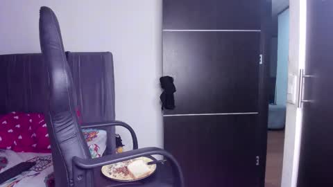 Snapshot of chuckykarla chatting on February 17, 2026, 5:59 am Karlay online show from February 17, 2026, 5:59 am