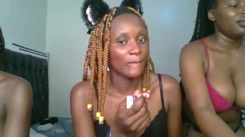 chyna_baibe online show from September 18, 2025, 6:43 pm