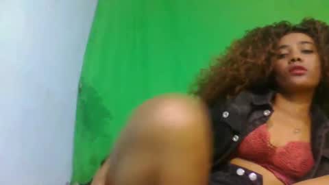 Snapshot of ciciazzhh chatting on May 17, 2026, 10:39 pm ciciazzhh online show from May 17, 2026, 10:39 pm