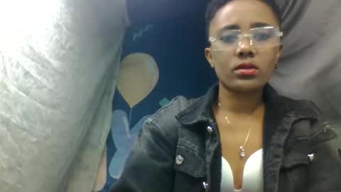Snapshot of ciciazzhh chatting on May 27, 2026, 7:49 am ciciazzhh online show from May 27, 2026, 7:49 am