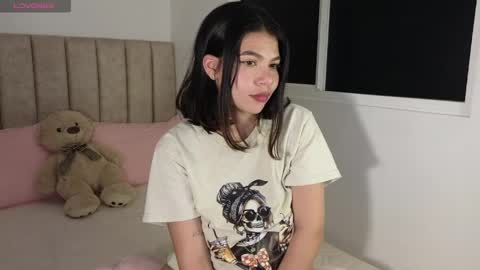 Mia online show from April 30, 2026, 5:25 am