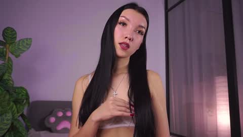   L  online show from November 3, 2025, 4:25 am