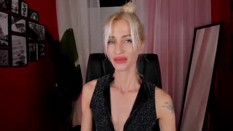 Snapshot of cindy_lady chatting on October 5, 2025, 10:13 am Cindy online show from October 5, 2025, 10:13 am