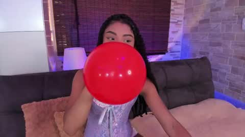 cinnamon_kyla online show from February 14, 2025, 6:29 pm
