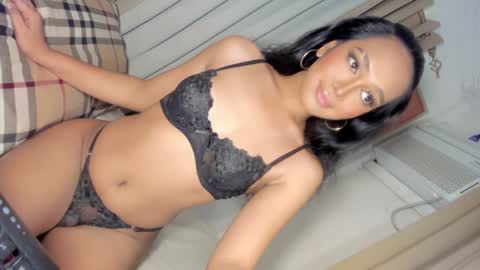 Snapshot of cinnamoncandy14 chatting on January 26, 2025, 9:40 am Ask me online show from January 26, 2025, 9:40 am