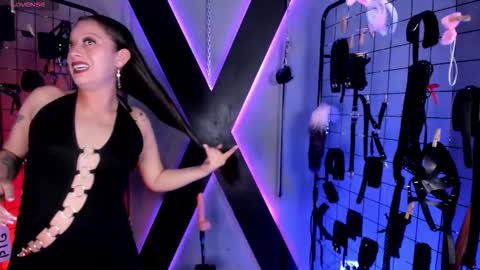 cinthia_iris_bdsm online show from March 25, 2026, 3:12 am