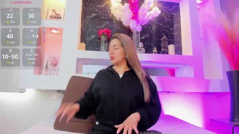 Cinthya  online show from April 20, 2026, 11:57 am