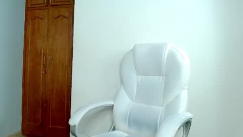 Cintia Hills online show from December 24, 2024, 4:11 am